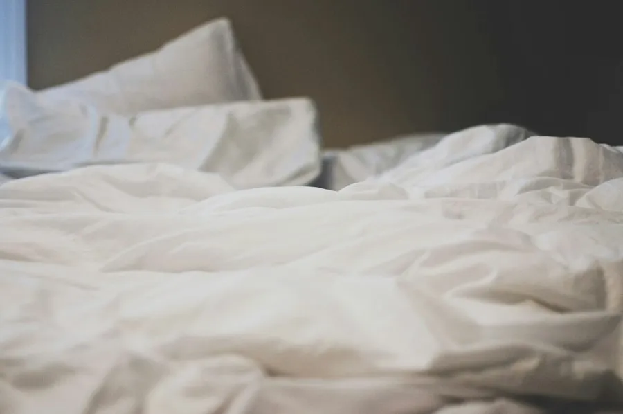 Photo reasons-feeling-tired-staying-in-bed